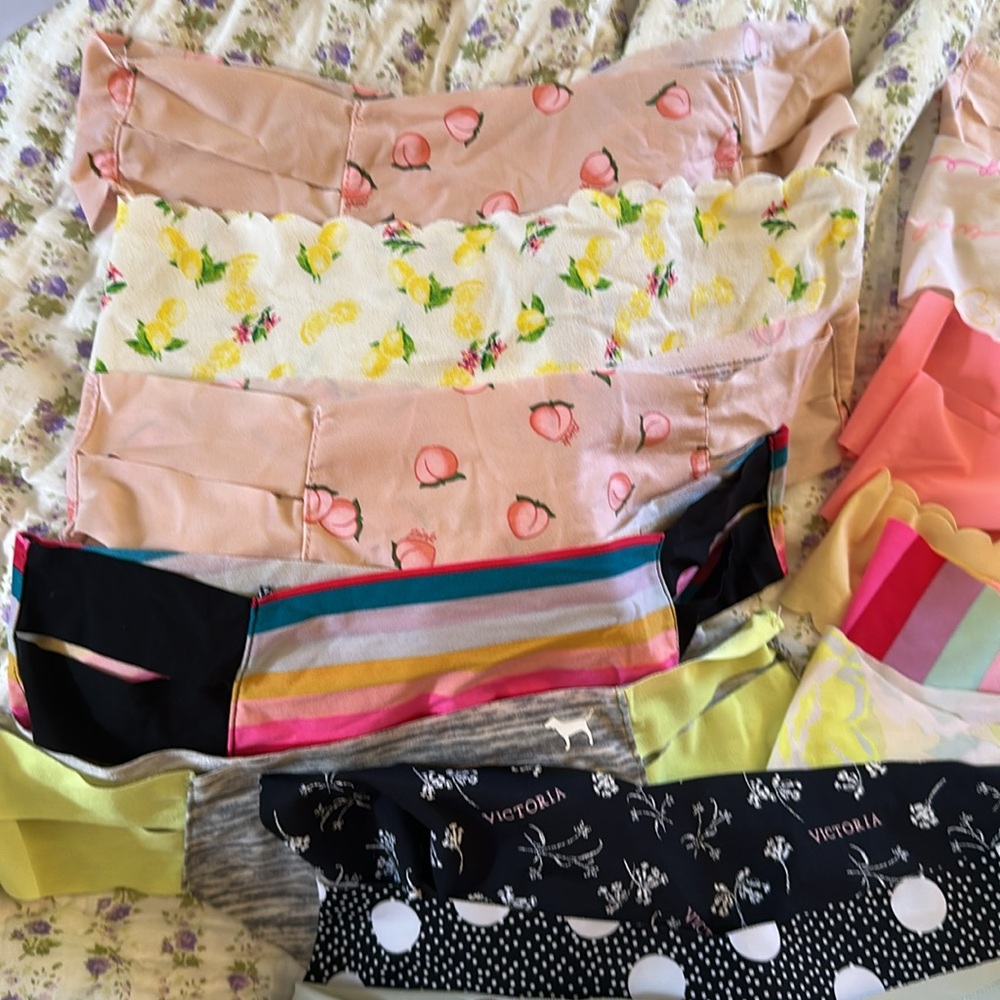 15 Victoria’s Secret Lot of Seamless Thong Panties 12 pairs Medium 3 pairs Large - Picture 2 of 12